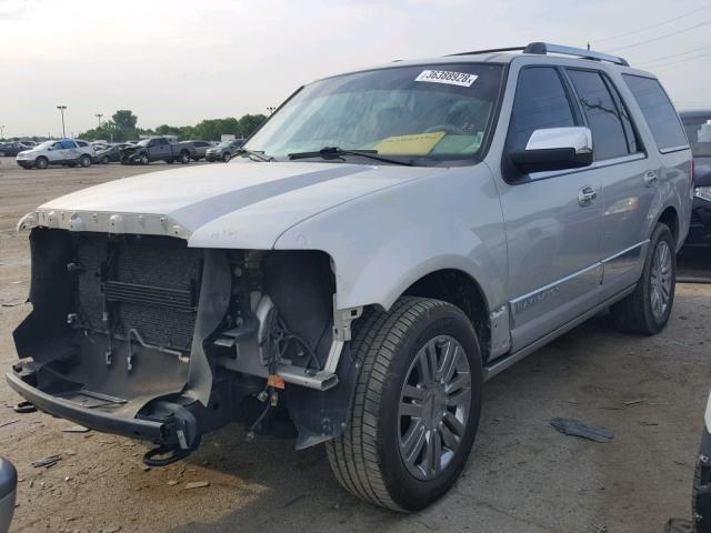 5LMFU28527LJ18823 - 2007 LINCOLN NAVIGATOR 银色 照片 2