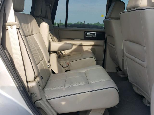 5LMFU28527LJ18823 - 2007 LINCOLN NAVIGATOR 银色 照片 6