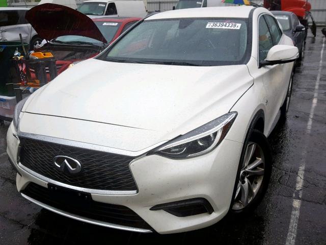 SJKCH5CP3JA044840 - 2018 INFINITI QX30 BASE WHITE photo 2