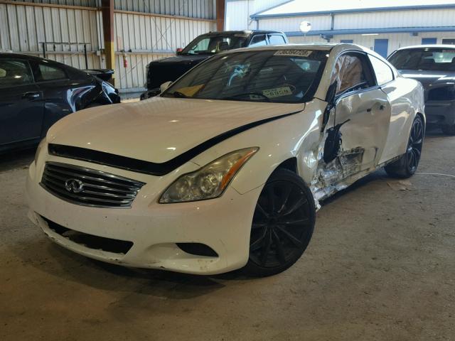 JNKCV64EX9M603064 - 2009 INFINITI G37 BASE WHITE photo 2