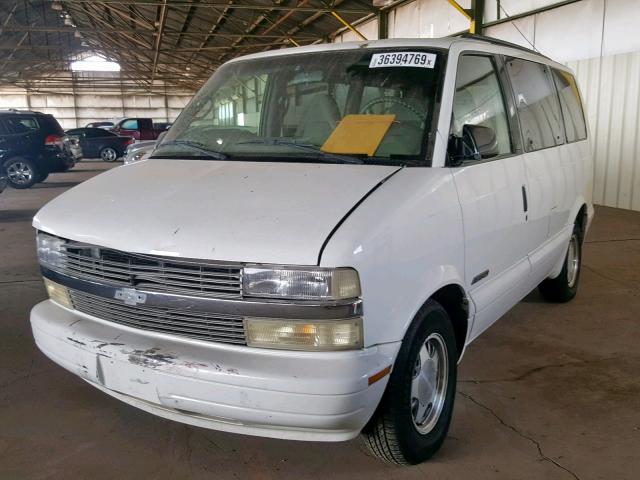 1GNDM19W4YB174275 - 2000 CHEVROLET ASTRO WHITE photo 2