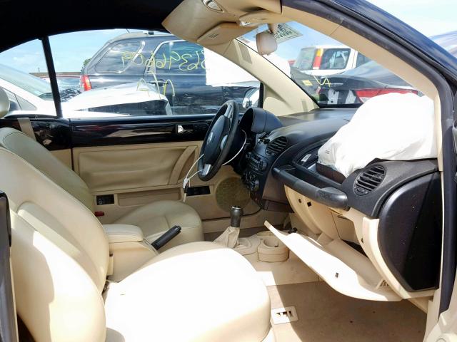 3VWCK21Y63M305878 - 2003 VOLKSWAGEN NEW BEETLE შავი ფოტო 5