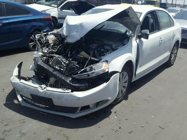 3VW2K7AJ7EM329363 - 2014 VOLKSWAGEN JETTA BASE Սպիտակ լուսանկար 2