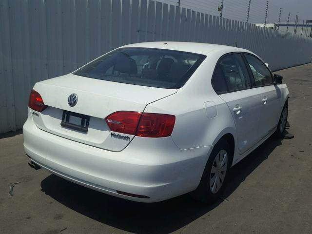 3VW2K7AJ7EM329363 - 2014 VOLKSWAGEN JETTA BASE Սպիտակ լուսանկար 4