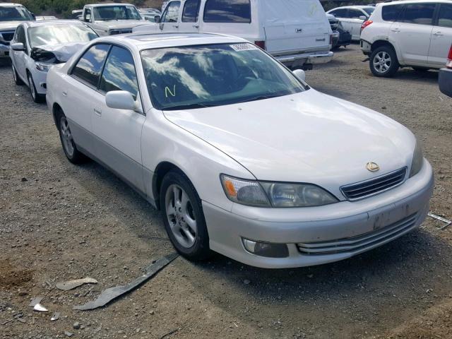 JT8BF28G210325253 - 2001 LEXUS ES 300 WHITE photo 1