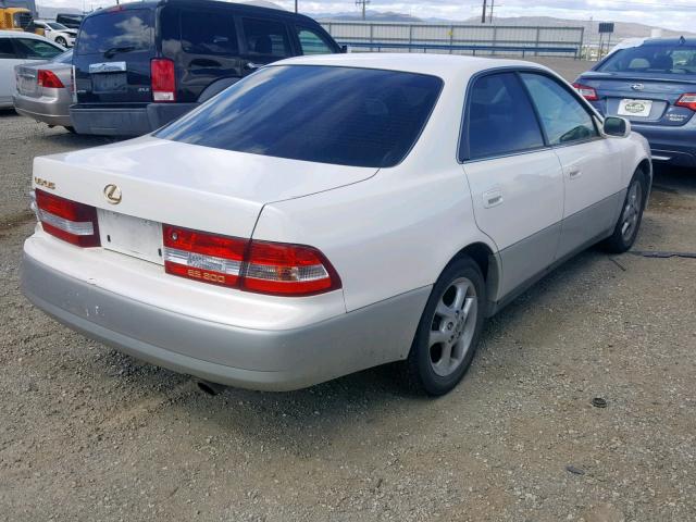 JT8BF28G210325253 - 2001 LEXUS ES 300 WHITE photo 4