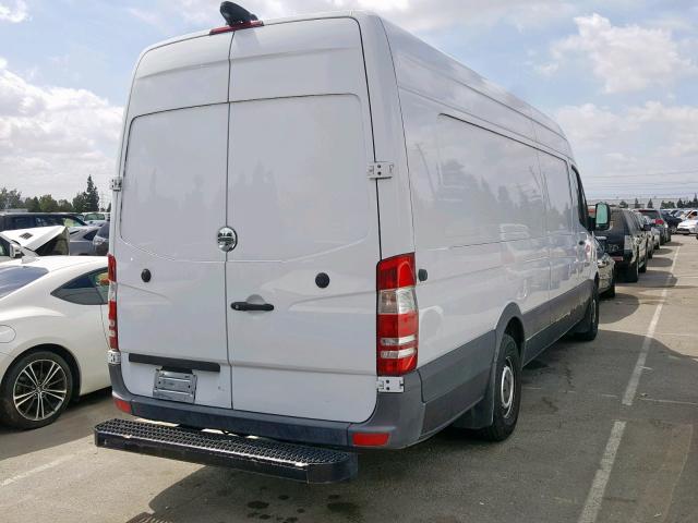 WDYPE8CC7D5746365 - 2013 FREIGHTLINER SPRINTER 2 WHITE photo 4