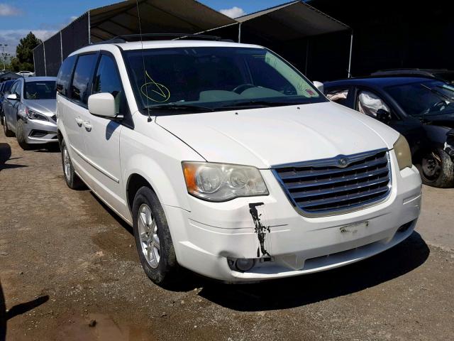 2A8HR54P68R698993 - 2008 CHRYSLER TOWN & COU WHITE photo 1