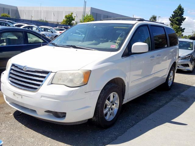 2A8HR54P68R698993 - 2008 CHRYSLER TOWN & COU WHITE photo 2