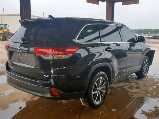 5TDKZRFHXHS216561 - 2017 TOYOTA HIGHLANDER BLACK photo 4