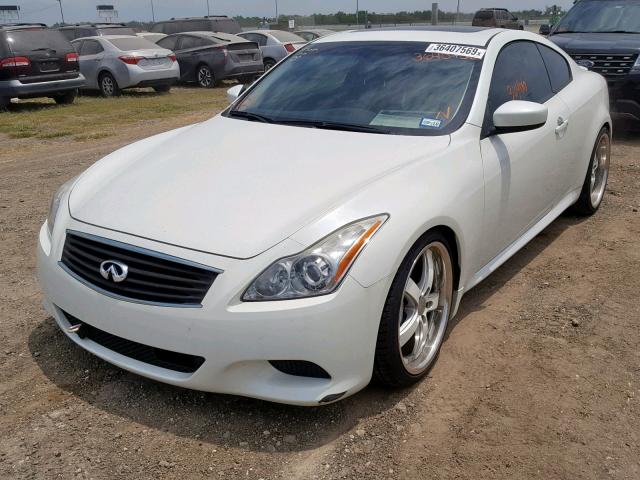 JNKCV64E78M119528 - 2008 INFINITI G37 BASE WHITE photo 2