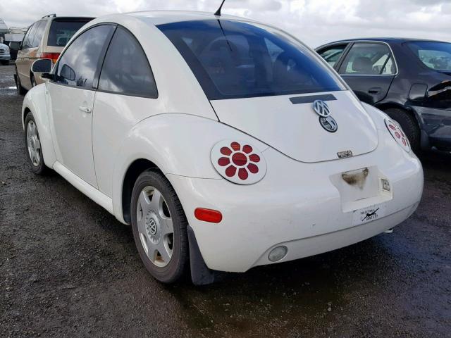 3VWCA21C4YM439724 - 2000 VOLKSWAGEN NEW BEETLE თეთრი ფოტო 3