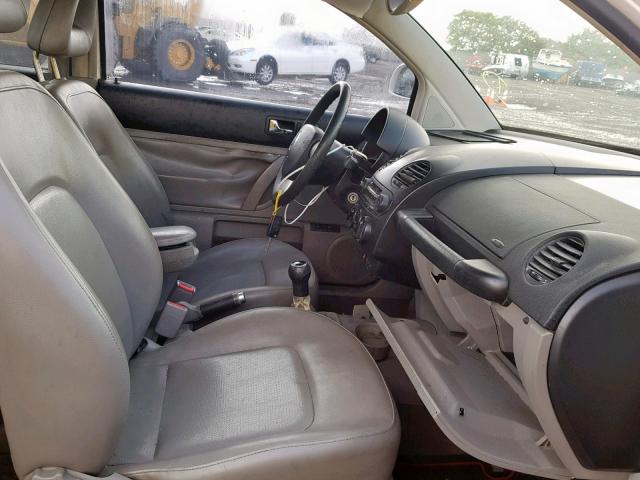 3VWCA21C4YM439724 - 2000 VOLKSWAGEN NEW BEETLE თეთრი ფოტო 5