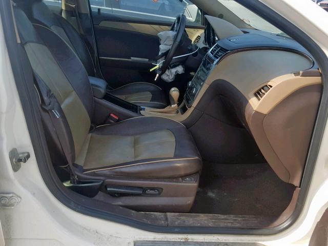 1G1ZE5EBXAF216722 - 2010 CHEVROLET MALIBU LTZ თეთრი ფოტო 5