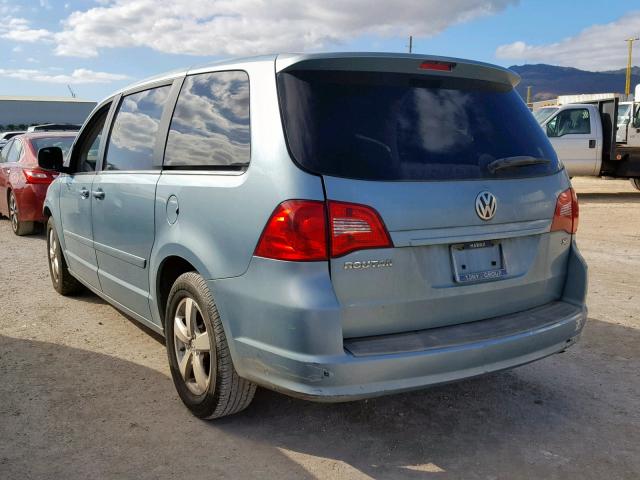 2V4RW3D19AR186564 - 2010 VOLKSWAGEN ROUTAN SE TURQUOISE photo 3