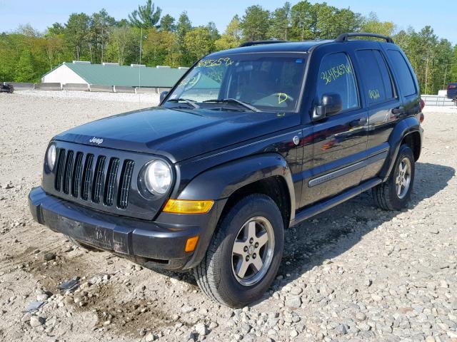 1J4GL38K85W641845 - 2005 JEEP LIBERTY RE BLACK photo 2