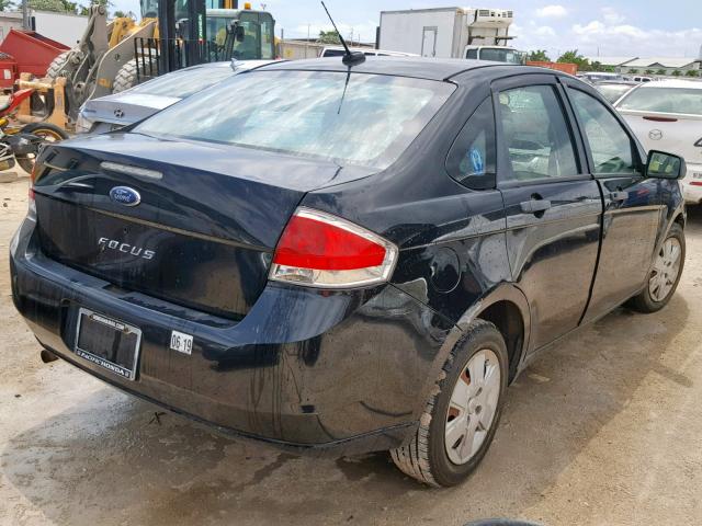 1FAHP34N58W109977 - 2008 FORD FOCUS S/SE BLACK photo 4