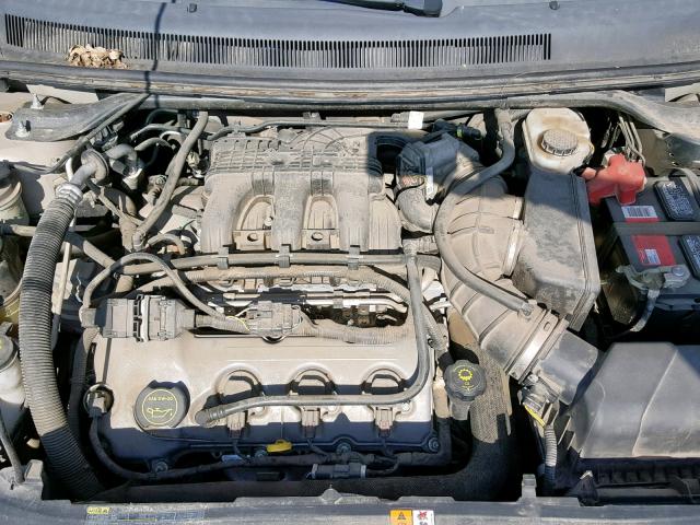 1FMDK02W18GA31978 - 2008 FORD TAURUS X S TAN photo 7