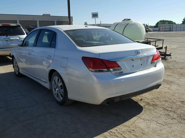 4T1BK3DBXBU409078 - 2011 TOYOTA AVALON BAS أبيض صورة 3