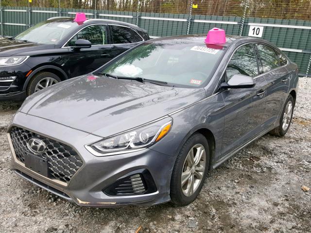 5NPE34AF7JH727079 - 2018 HYUNDAI SONATA SPO SILVER photo 2