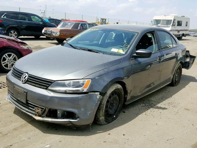 3VW2K7AJ2EM236198 - 2014 VOLKSWAGEN JETTA BASE GRAY photo 2