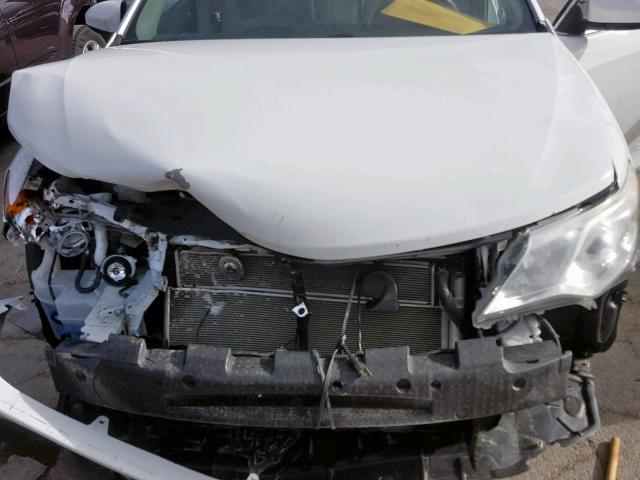 4T1BD1FK6CU061163 - 2012 TOYOTA CAMRY HYBR WHITE photo 7