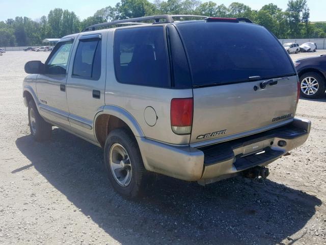 1GNCS13W62K145104 - 2002 CHEVROLET BLAZER GOLD photo 3