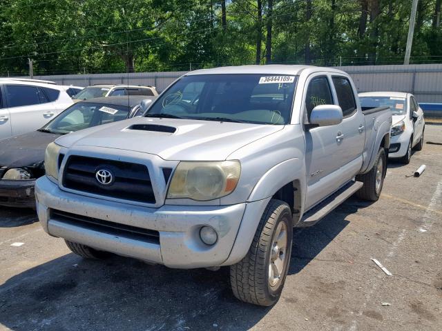 5TEKU72N26Z252517 - 2006 TOYOTA TACOMA DOU SILVER photo 2