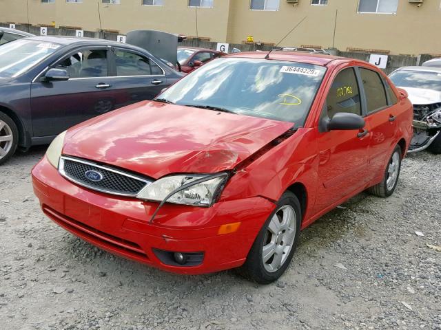 1FAFP34N27W246977 - 2007 FORD FOCUS ZX4 RED photo 2