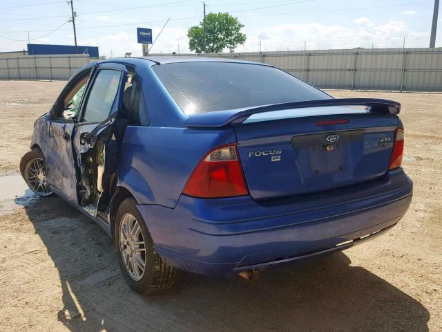 1FAFP34N15W157124 - 2005 FORD FOCUS ZX4 BLUE photo 3