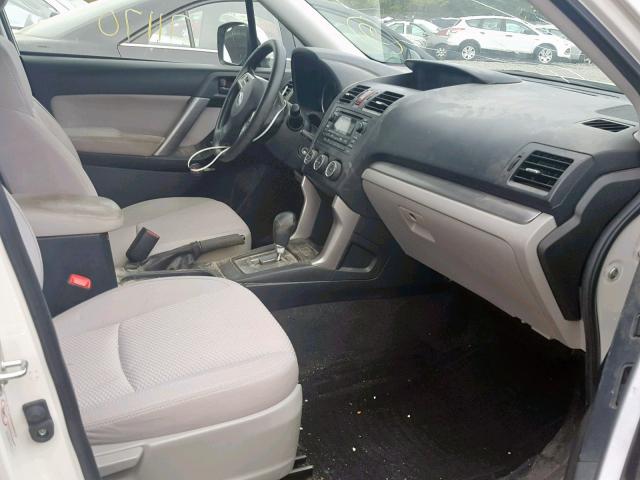 JF2SJADC6FH585940 - 2015 SUBARU FORESTER 2 WHITE photo 5