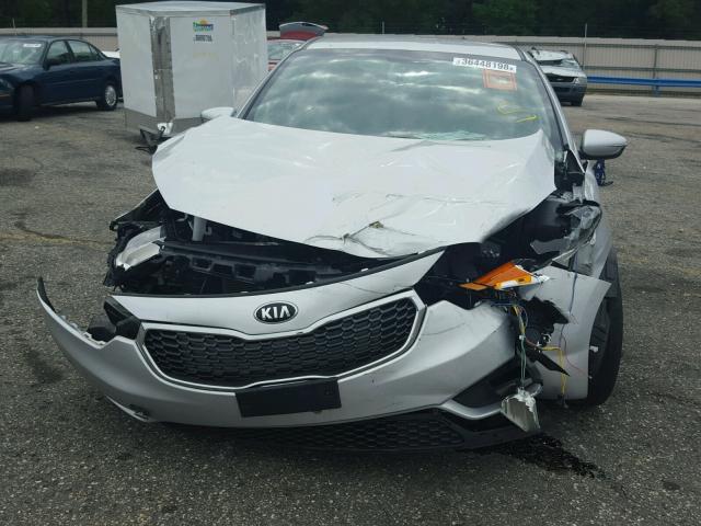 KNAFX4A81G5484515 - 2016 KIA FORTE EX SILVER photo 9