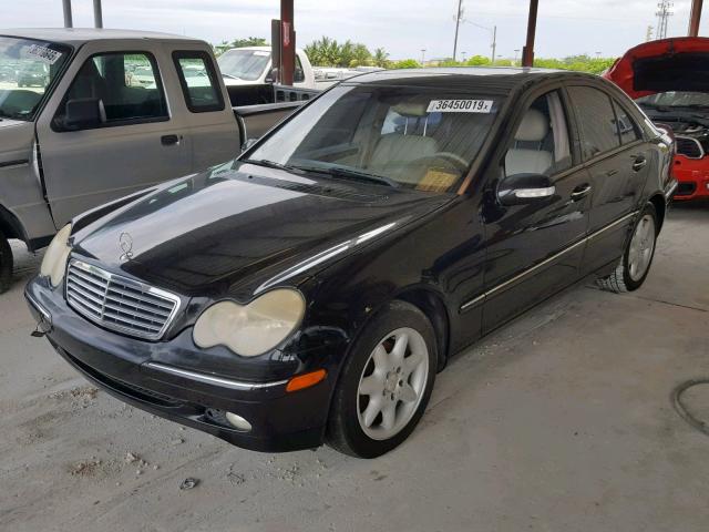 WDBRF61J44A550218 - 2004 MERCEDES-BENZ C 240 BLACK photo 2