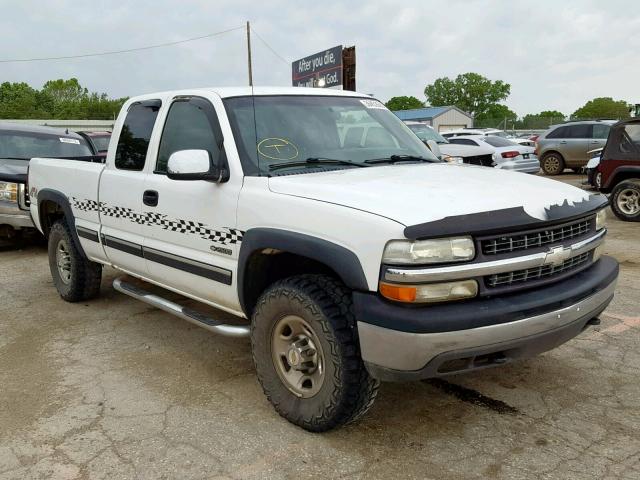 1GCGK29U42Z321810 - 2002 CHEVROLET SILVERADO WHITE photo 1