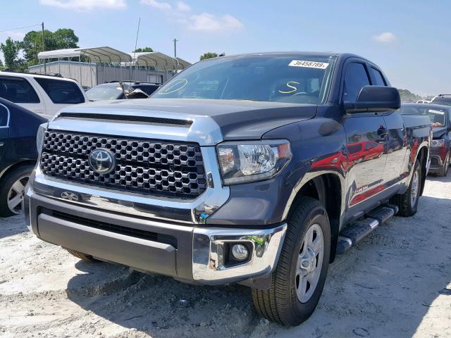 5TFRM5F19JX131011 - 2018 TOYOTA TUNDRA DOU GRAY photo 2