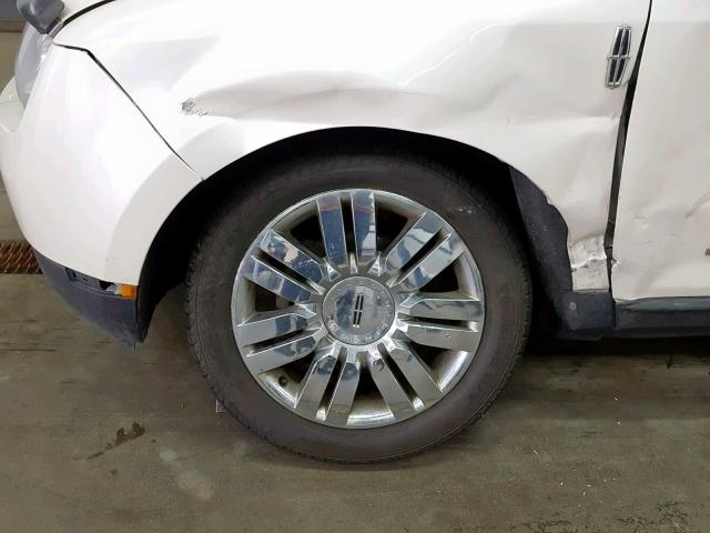 2LMDJ8JC2ABJ08545 - 2010 LINCOLN MKX WHITE photo 9