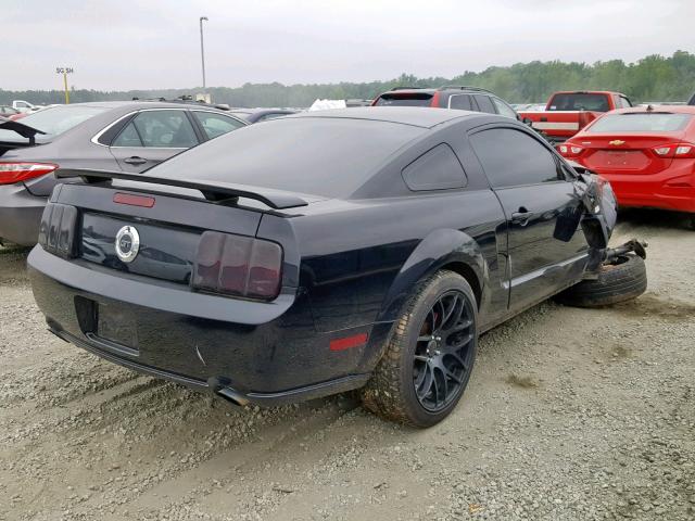 1ZVHT82HX55147235 - 2005 FORD MUSTANG GT BLACK photo 4