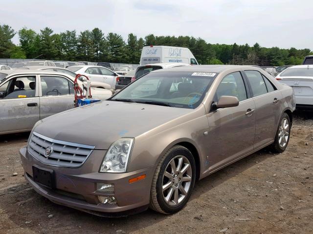 1G6DW677060128384 - 2006 CADILLAC STS GOLD photo 2