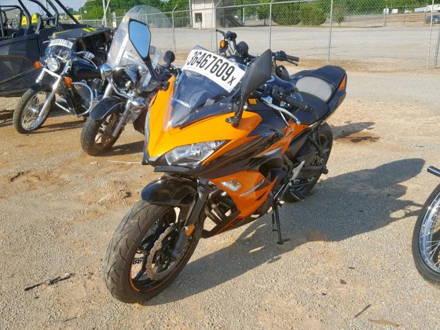 JKAEXEK15KDA31581 - 2019 KAWASAKI EX650 F ORANGE photo 2