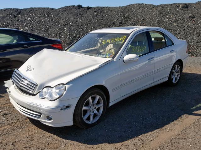 WDBRF92HX7F931656 - 2007 MERCEDES-BENZ C 280 4MAT WHITE photo 2