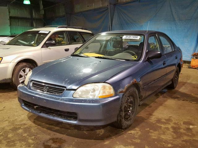 1HGEJ652XWL003884 - 1998 HONDA CIVIC DX BLUE photo 2