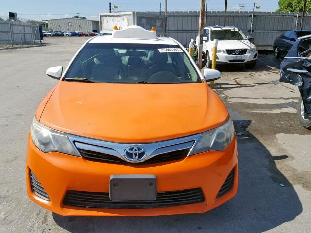 4T1BD1FK6DU063707 - 2013 TOYOTA CAMRY HYBR TWO TONE photo 9