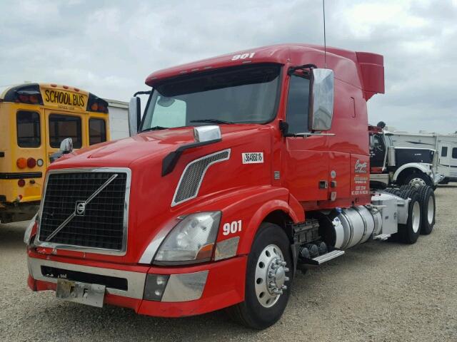 4V4NC9EH3FN933164 - 2015 VOLVO VN VNL RED photo 2