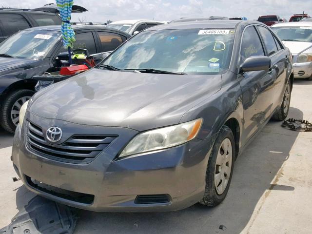 4T4BE46K08R017011 - 2008 TOYOTA CAMRY CE GRAY photo 2