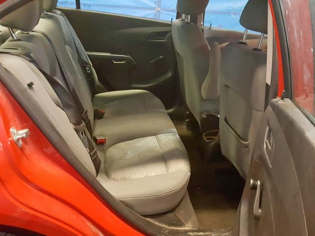 1G1JB5SH4F4157099 - 2015 CHEVROLET SONIC LS RED photo 6