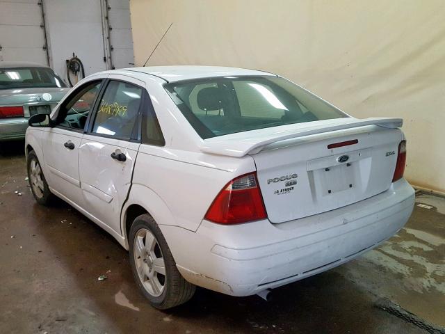 1FAFP34N66W117509 - 2006 FORD FOCUS ZX4 WHITE photo 3