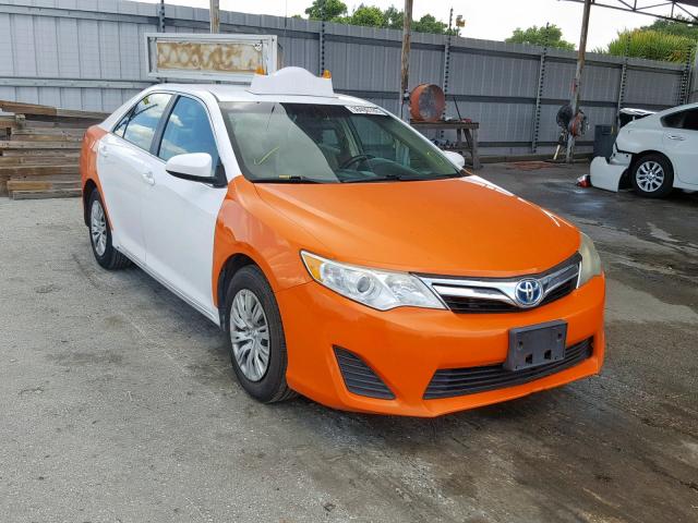 4T1BD1FK4DU092011 - 2013 TOYOTA CAMRY HYBR TWO TONE photo 1