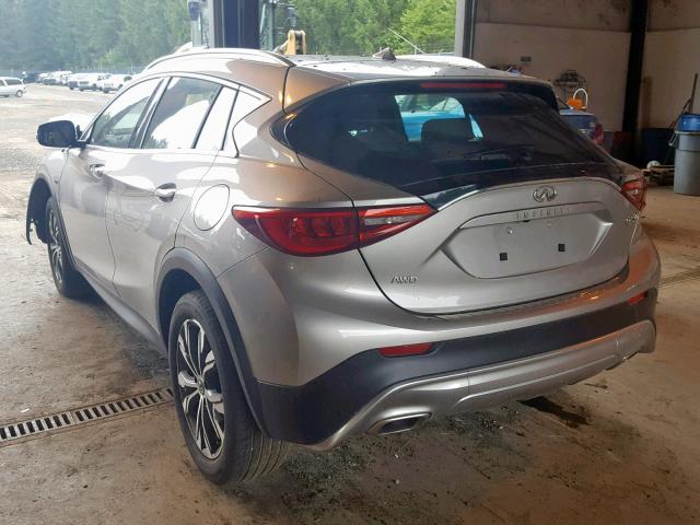 SJKCH5CR9HA022949 - 2017 INFINITI QX30 BASE SILVER photo 3