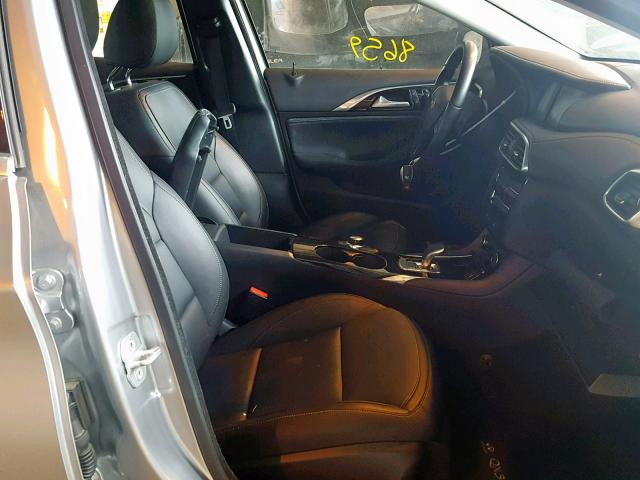 SJKCH5CR9HA022949 - 2017 INFINITI QX30 BASE SILVER photo 5