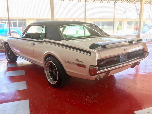 8F91F511990 - 1968 MERCURY COUGAR WHITE photo 3